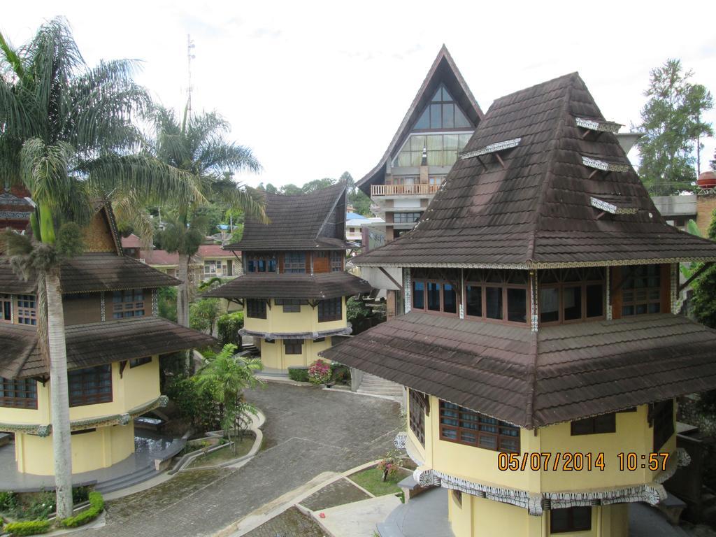 Sapadia Hotel And Cottage Parapat Exterior photo