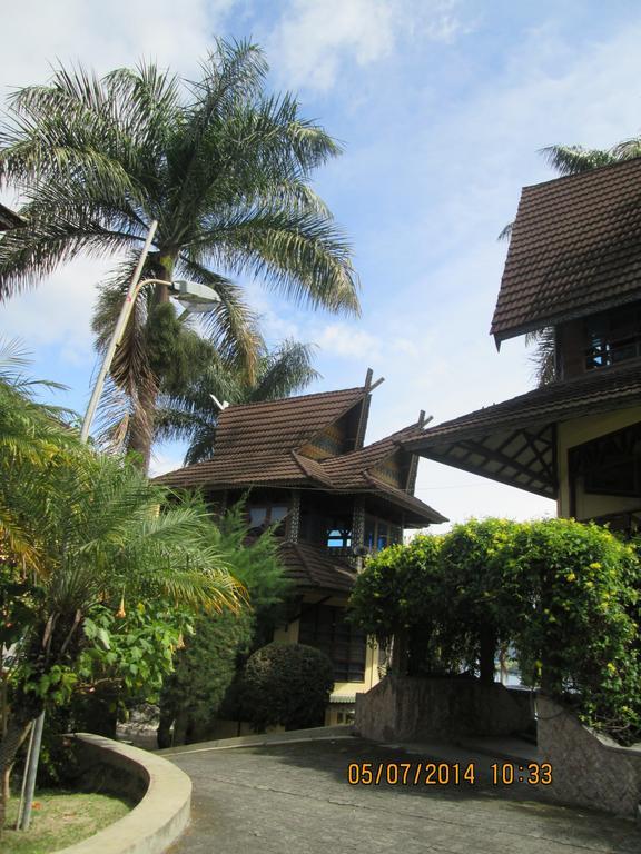 Sapadia Hotel And Cottage Parapat Room photo