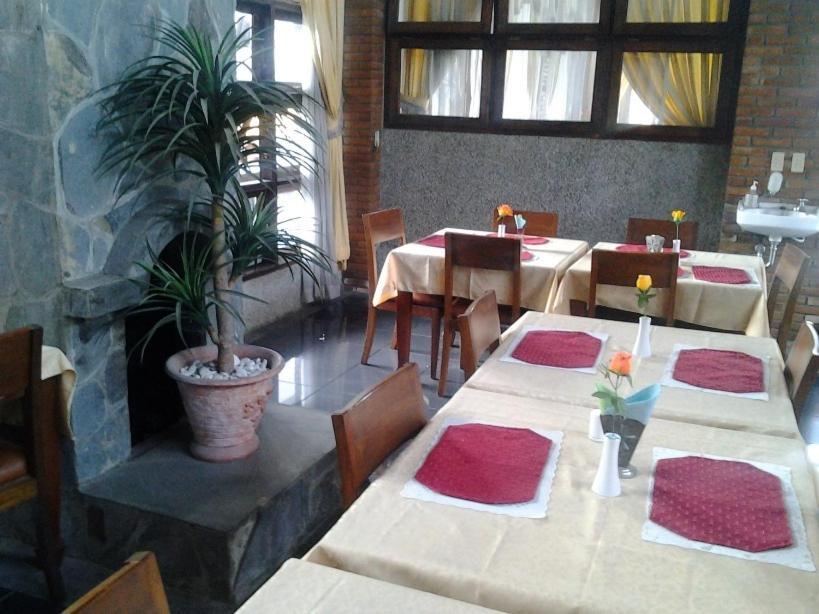 Sapadia Hotel And Cottage Parapat Exterior photo